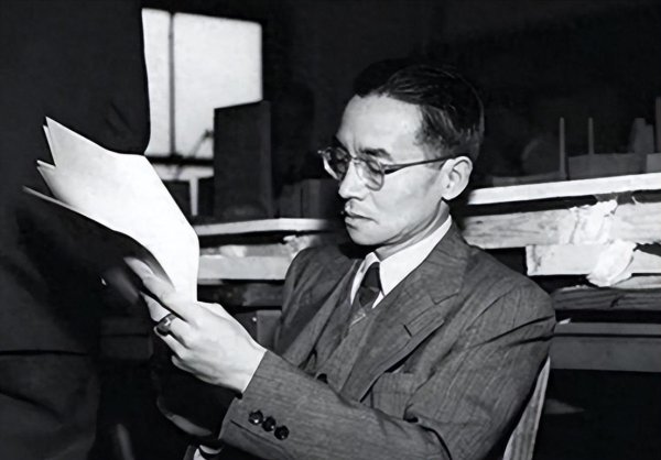 融可赢配 梁思成直呼叶元帅大名，秘书向叶元帅抱怨，叶：下次劝他别来参会